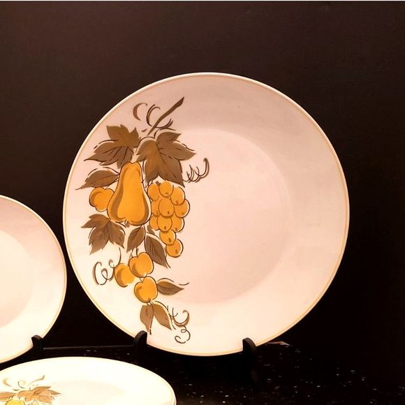 Vintage MIKASA PLATTER Golden Valley Yellow Pear Grape Golden Fruit Focus-Shape - Picture 2 of 8